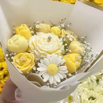 nến thơm bó hoa 10 bông mix màu vàng kem Can Lãnh, quà tặng sáp ong đậu nành