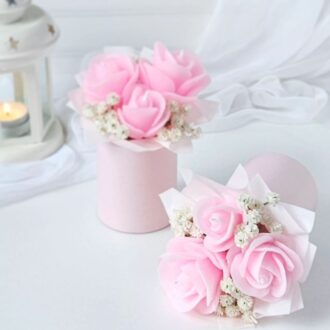 nến thơm cốt giấy tròn 3 bông hoa hồng hồng pastel Can Lãnh, quà tặng sáp ong