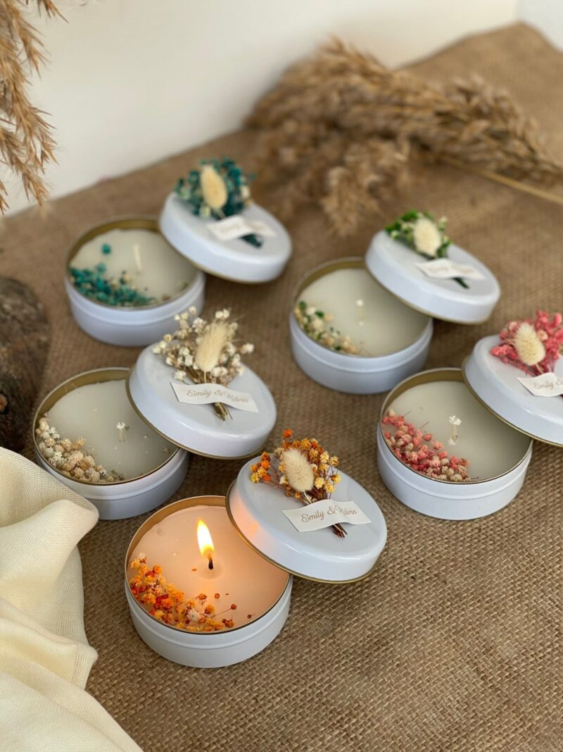 nến thơm hộp thiếc hoa khô Can Lãnh, màu trắng kem sáp ong đậu nành, hương lavender