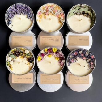 nến thơm hộp thiếc hoa khô Can Lãnh, màu trắng kem sáp ong đậu nành, hương lavender