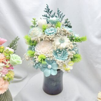 Chậu hoa nến thơm cổ điển 15 bông tone xanh mint trắng bình gốm sang trọng Can Lãnh