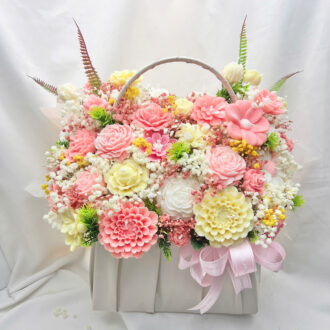 Giỏ hoa nến thơm nghệ thuật Vũ Khúc Nắng Mai 35 bông tone hồng vàng rạng rỡ Can Lãnh Artisanal Candles