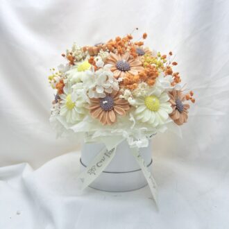 Hộp trụ hoa nến thơm nghệ thuật Vạt Nắng Đồng Nội 20 bông tone trắng vàng cam Can Lãnh Artisanal Candles