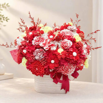 giỏ hoa đỏ rực rỡ